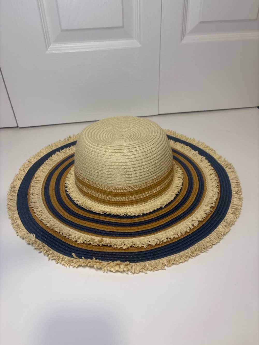 Echo Wide Brim Straw Sun Hat – One Size - Picture 7 of 8